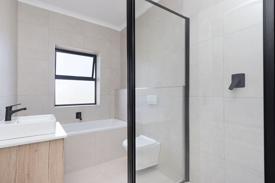 To Let 3 Bedroom Property for Rent in Sandown Western Cape